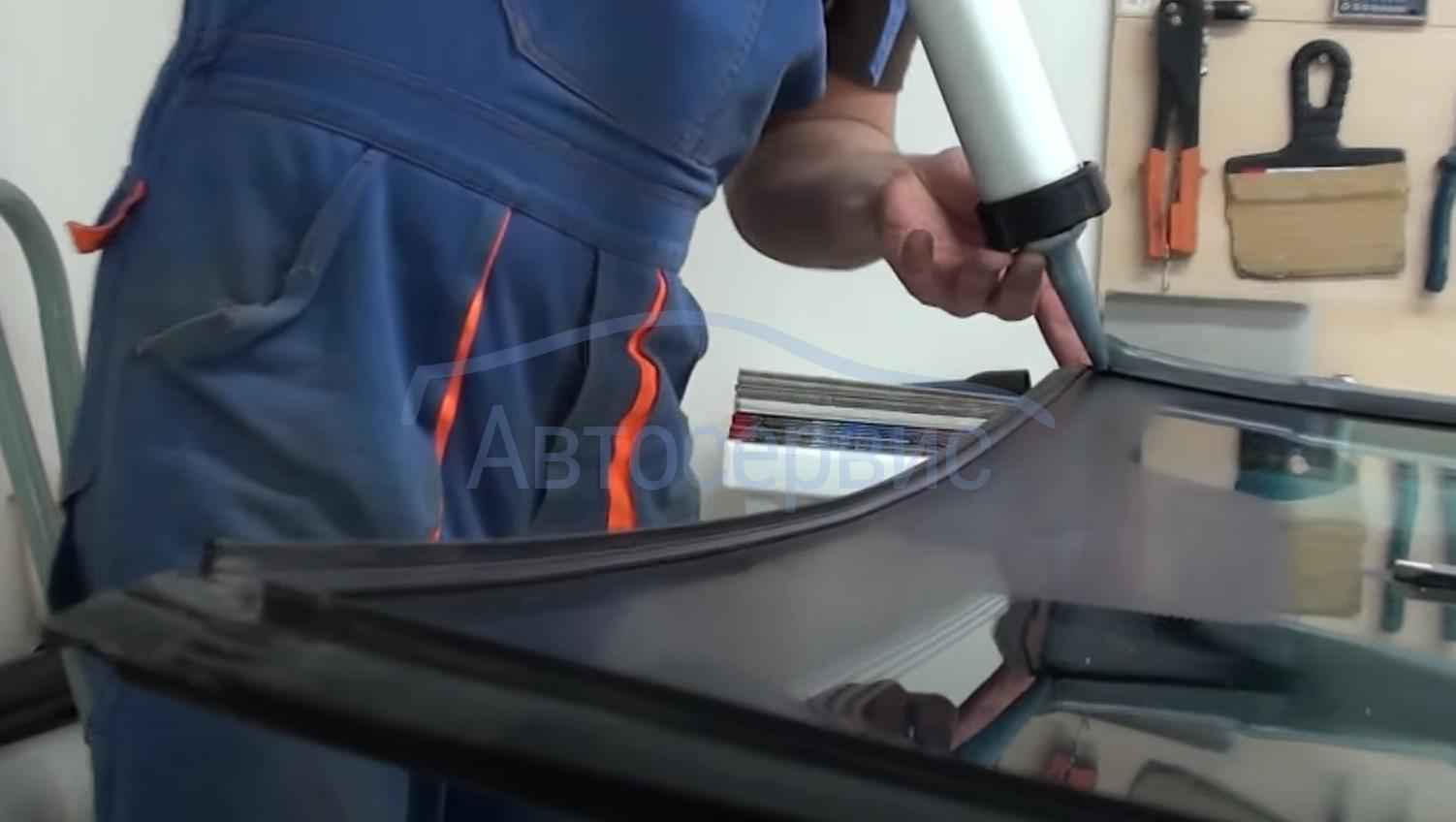 Замена лобового стекла Форд Фиеста в Москве - сеть надежных ...